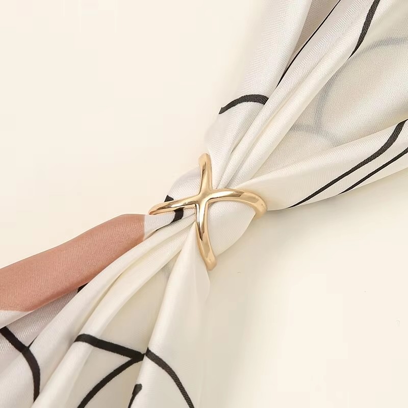 Multifunktionale Seidenschnall – Silk Blouse Bewertung und Preis