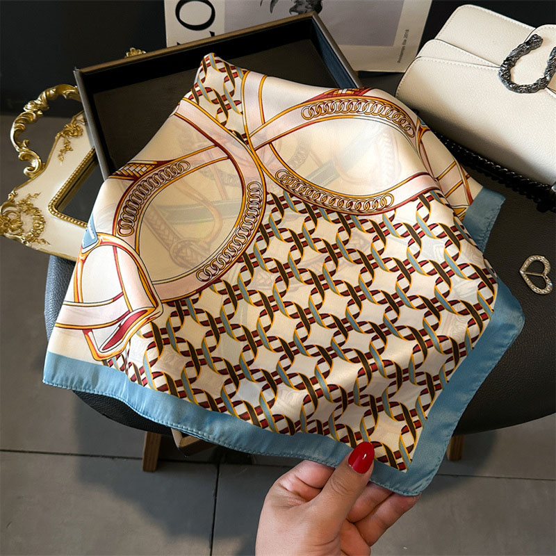 Luxuriöses Damen-Quadrat-Tuch  – Silk Blouse Bewertung und Preis