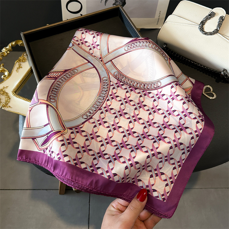 Luxuriöses Damen-Quadrat-Tuch  – Silk Blouse Bewertung und Preis